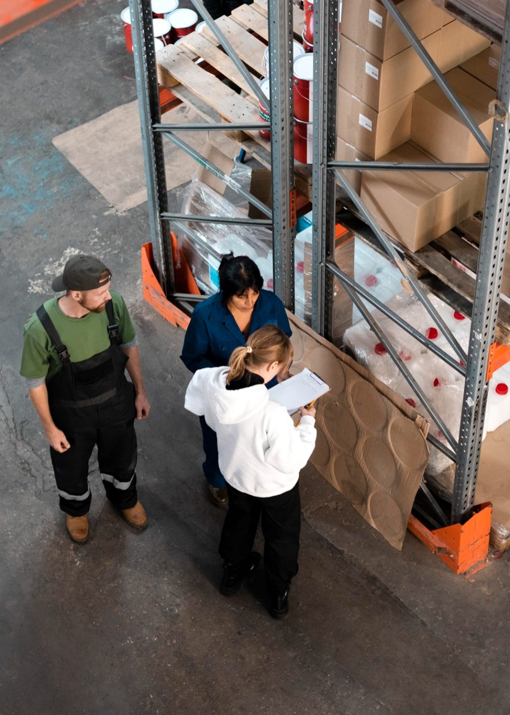 people-working-together-warehouse (1)